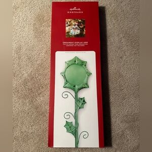 NEW HALLMARK KEEPSAKE ORNAMENT DISPLAY ARM NEW IN BOX